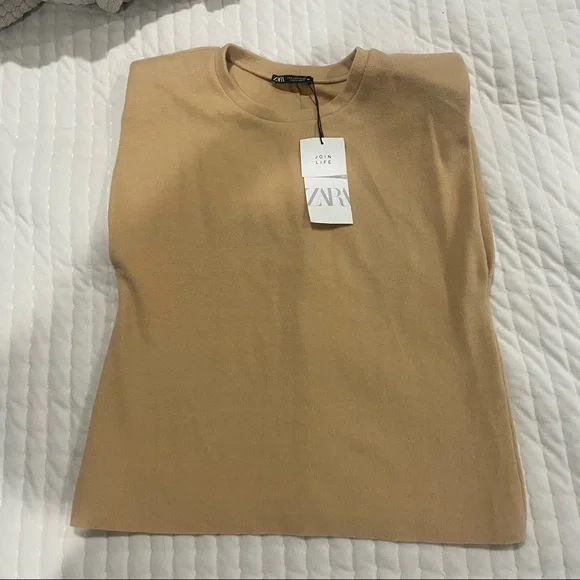 Zara Tops Nwt Zara Muscle Tee With Shoulder Pads Poshmark